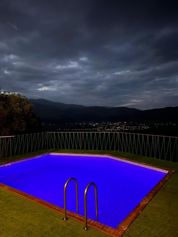 Villa Glamping Wolf Mount Margahovit Esterno foto